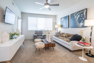 Curve at Melrose in Phoenix, AZ - Foto de edificio - Interior Photo