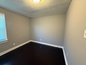 7004 Greenhaven Dr in St. Louis, MO - Building Photo - Building Photo