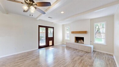 3800 Windridge Dr in Bryan, TX - Building Photo - Building Photo