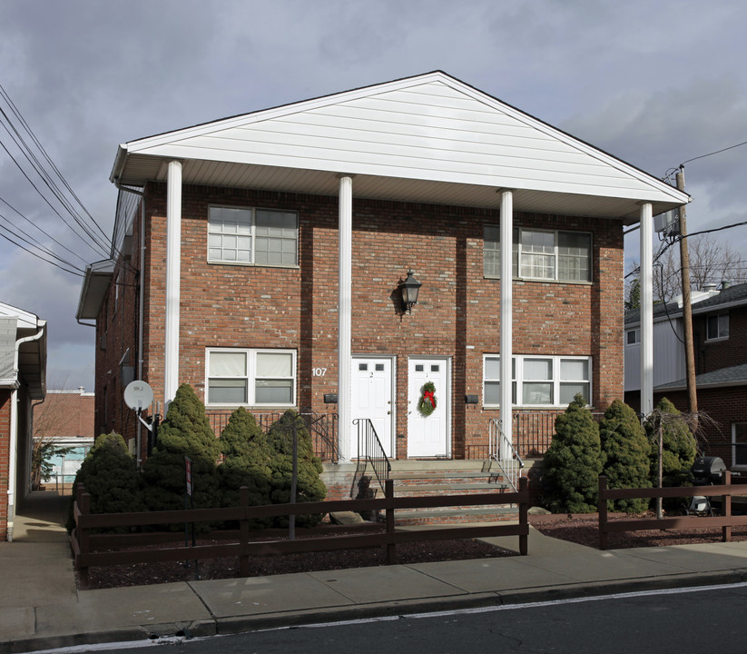 107 Union St in Lodi, NJ - Foto de edificio