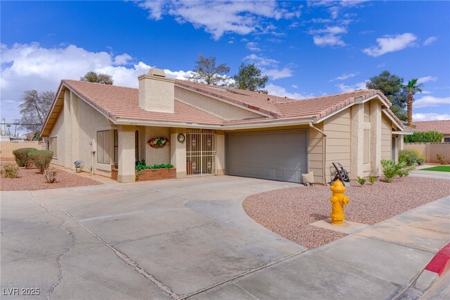 2076 Heritage Oaks St in Las Vegas, NV - Building Photo - Building Photo