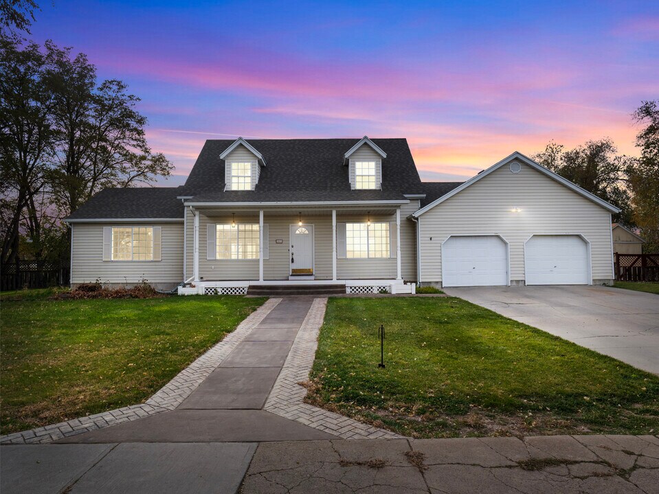 283 W Clark St in Grantsville, UT - Building Photo