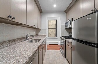 58 W 106th St in New York, NY - Building Photo - Building Photo