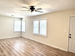 1748 NE 20th St in Oklahoma City, OK - Foto de edificio - Building Photo