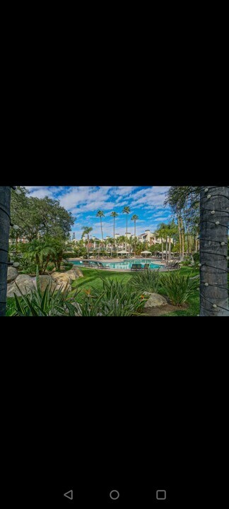 5535 Canoga Ave in Woodland Hills, CA - Building Photo