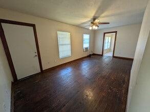 475 Mitchell St in Sour Lake, TX - Building Photo - Building Photo