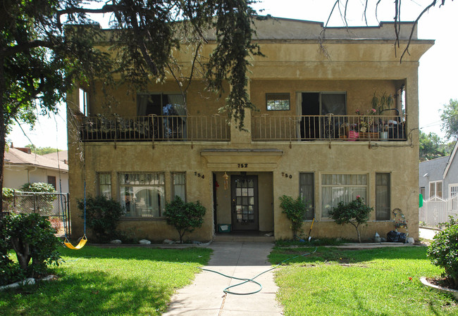 750-754 Raymond Ave in Pasadena, CA - Building Photo - Building Photo