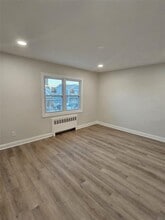 566 Keller Ave in Elmont, NY - Building Photo - Building Photo