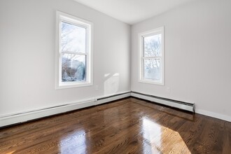 25 Courtland St in Everett, MA - Building Photo - Building Photo