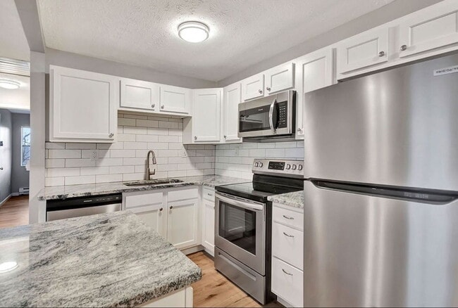 5617 Happy Hollow Rd in Milford, OH - Building Photo - Building Photo