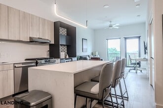 2623 Keene St, Unit 564 in Houston, TX - Building Photo - Building Photo