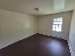 1803 10th St in Greensboro, NC - Building Photo - Building Photo