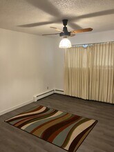 521 Tyee Cir, Unit A in Anchorage, AK - Building Photo - Building Photo