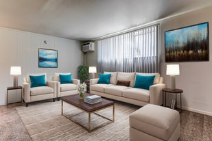 Somerset Manor East Apartments in Sterling Heights, MI - Building Photo