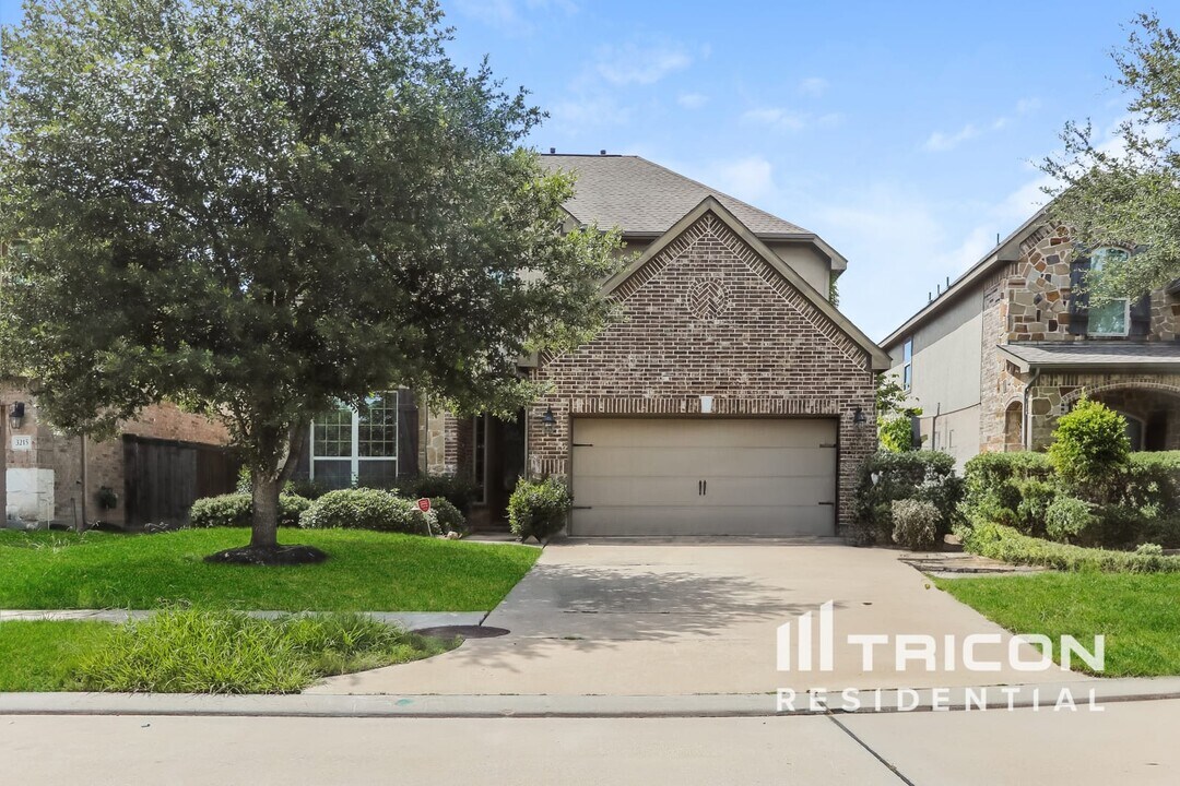3219 Breeze Bluff Way in Richmond, TX - Building Photo