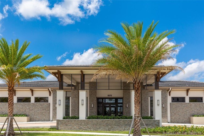 9117 NW 159th St-Unit -9117 in Miami Lakes, FL - Building Photo - Building Photo