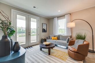 South Banks at Suttree Landing in Knoxville, TN - Foto de edificio - Building Photo