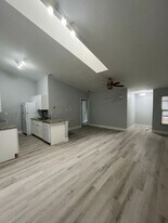 5111 SW Courtyards Ct in Cape Coral, FL - Building Photo