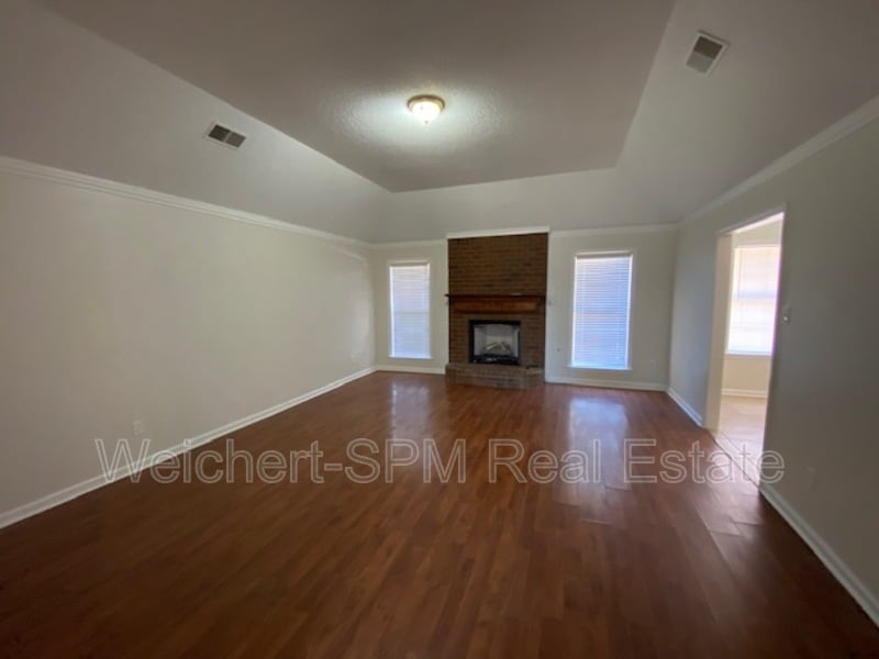 3785 Melanie June Dr in Bartlett, TN - Building Photo