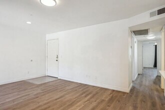 5236 W Peoria Ave in Glendale, AZ - Building Photo - Building Photo