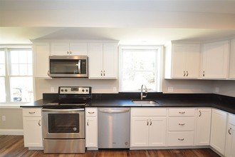259 Stage Rd-Unit -2 in Nottingham, NH - Foto de edificio - Building Photo