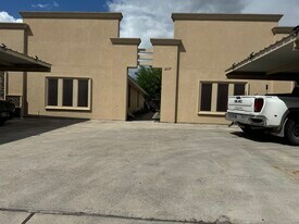 2117 Taxco Ct, Unit 2 in Edinburg, TX - Building Photo