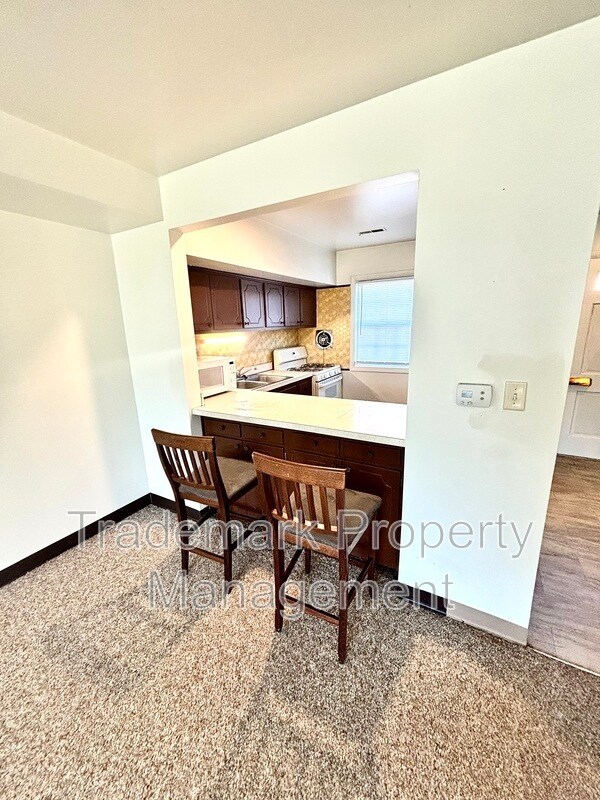 property at 14 Colonial Park