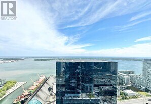 138 Downes St in Toronto, ON - Building Photo