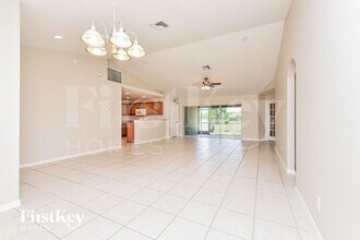2310 NE 34th Ln in Cape Coral, FL - Building Photo - Building Photo
