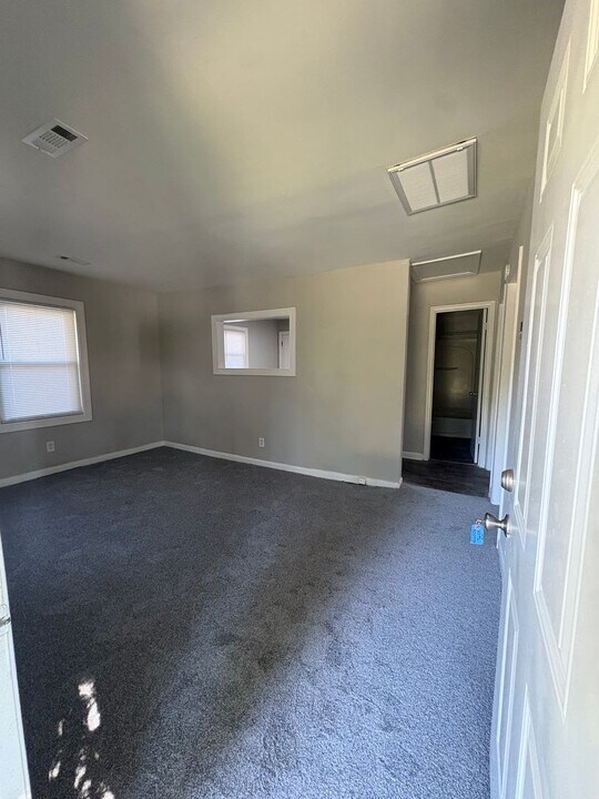 1712 Catherine Simmons Ave in Charlotte, NC - Building Photo