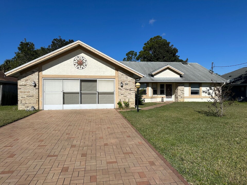 20 Folcroft Ln in Palm Coast, FL - Building Photo