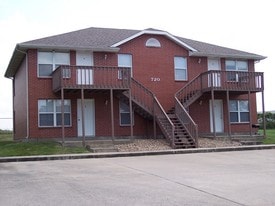 720 Cedar Dr Apartments