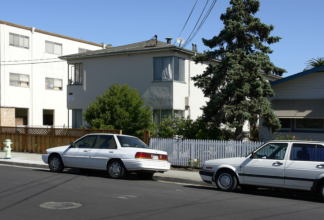 329 Heller St in Redwood City, CA - Building Photo - Building Photo