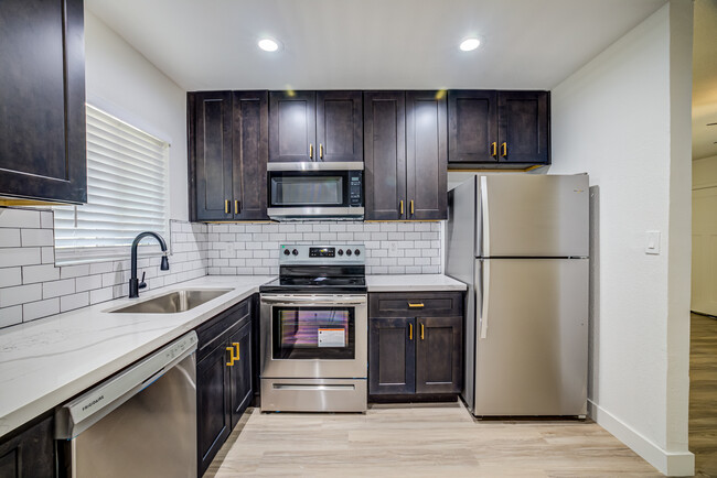 18026 N 41st St in Phoenix, AZ - Building Photo - Interior Photo