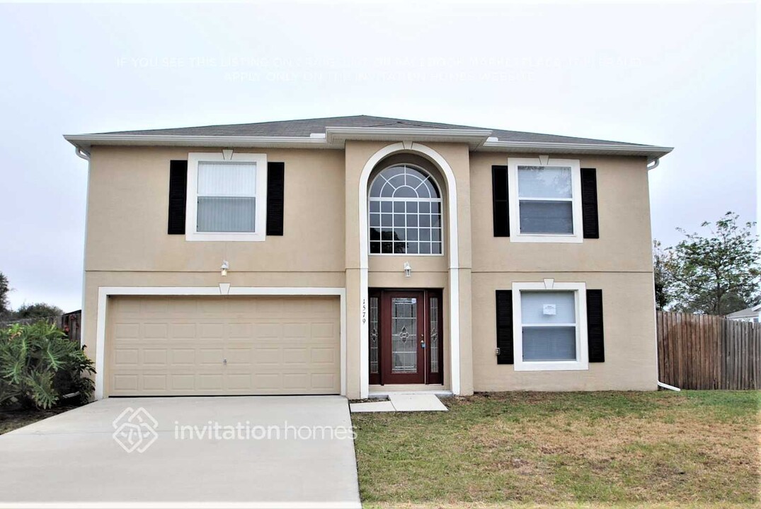 1579 Naples Cir in Deltona, FL - Building Photo