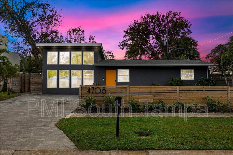 4708 W Oklahoma Ave in Tampa, FL - Building Photo