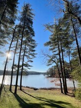 71 Pequot Rd in Southampton, MA - Foto de edificio - Building Photo