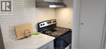 150 PARK  3005 Park in Windsor, ON - Foto de edificio - Building Photo