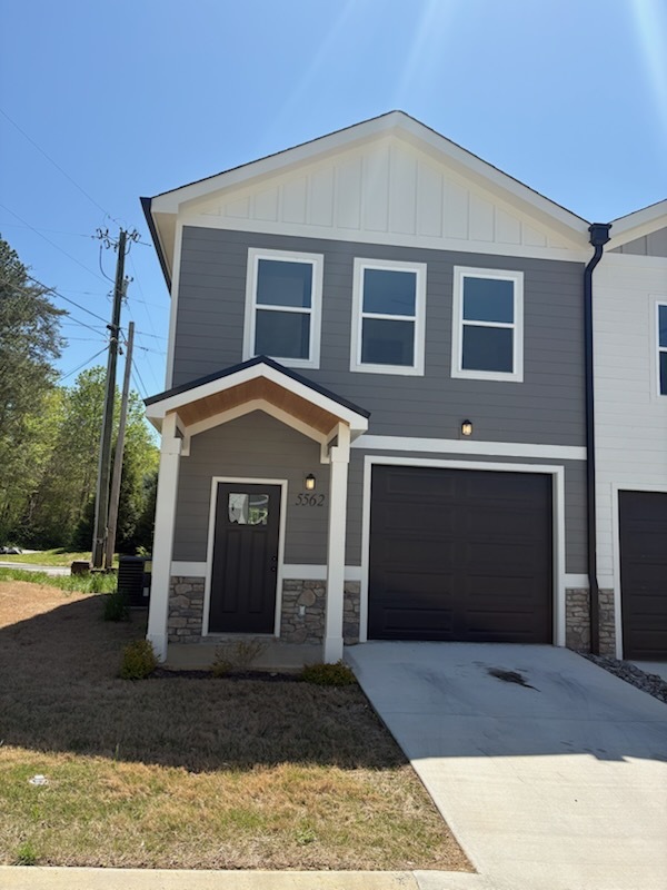 5562 Stream Ln in Chattanooga, TN - Foto de edificio - Building Photo