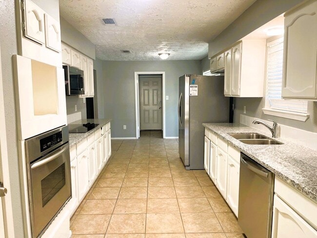 12835 Pantano Drive in Houston, TX - Building Photo - Building Photo