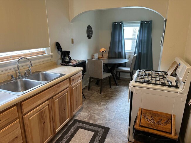 1335 4th Ave, Unit 2nd Floor