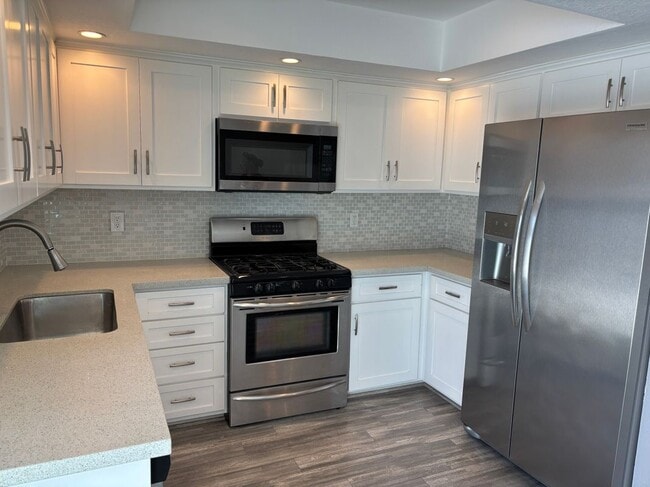4681 Twintree Dr in Huntington Beach, CA - Building Photo - Building Photo