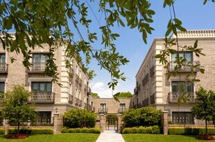 Park Hollow in Dallas, TX - Building Photo