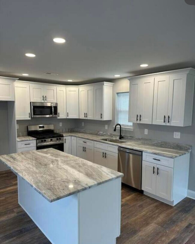 300 Saunders Ave in Bellmawr, NJ - Building Photo - Building Photo
