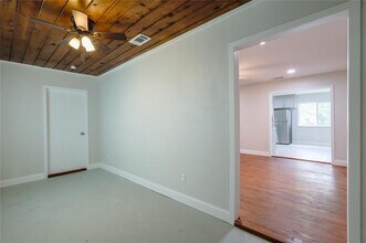 2114 Harlandale Ave in Dallas, TX - Building Photo - Building Photo