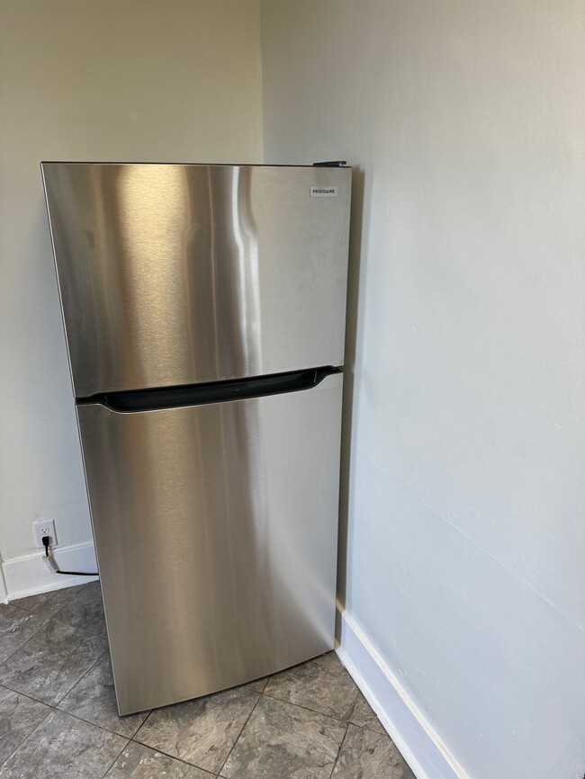 9 Miller Ave in Rankin, PA - Building Photo - Building Photo