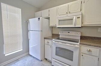 910 Brett Dr in Hinesville, GA - Building Photo - Building Photo