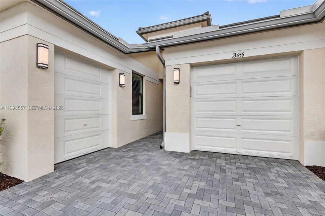13455 Starkissed Ln in Port St. Lucie, FL - Building Photo