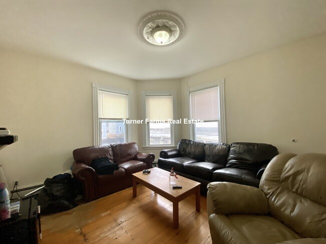 2 Folsom Ave, Unit 2 in Boston, MA - Building Photo - Building Photo