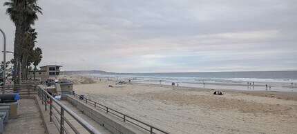 1855 Diamond St, Unit 5-213 in San Diego, CA - Building Photo - Building Photo